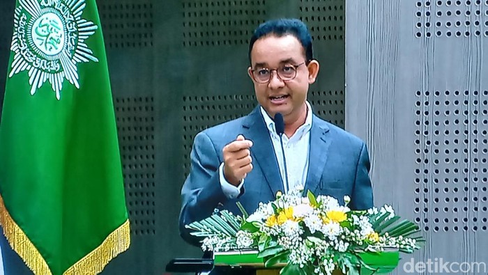 Anies Baswedan dan Muhaimin Iskandar (Cak Imin) di acara Dialog Terbuka Muhammadiyah Bersama Calon Pemimpin Bangsa, di Edutorium UMS, Solo, Rabu (22/11/2023).