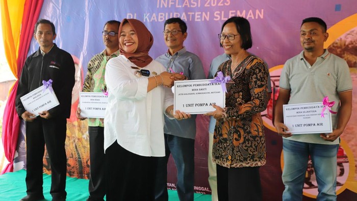 Bupati Sleman Kustini Sri Purnomo