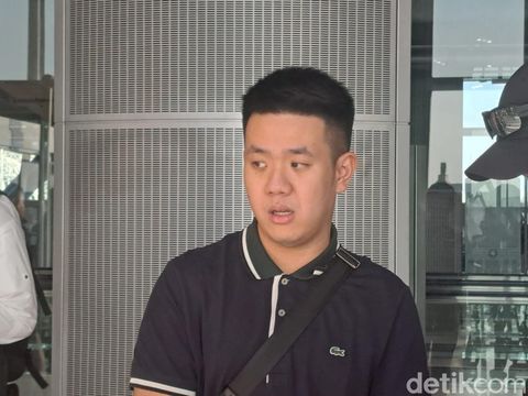 Christoper Steffanus Budianto alias Steven tersangka penipuan terhadap Jessica Iskandar ditangkap di Bangkok, Thailand.