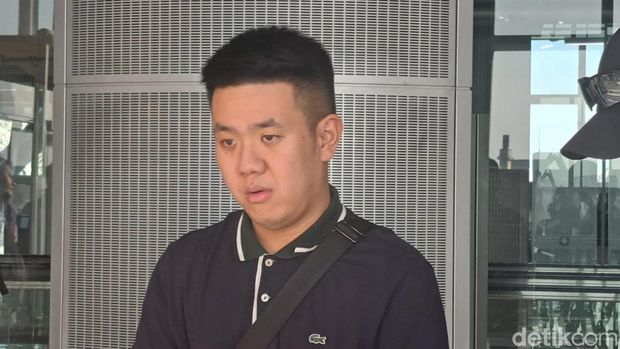Christoper Steffanus Budianto alias Steven tersangka penipuan terhadap Jessica Iskandar ditangkap di Bangkok, Thailand.