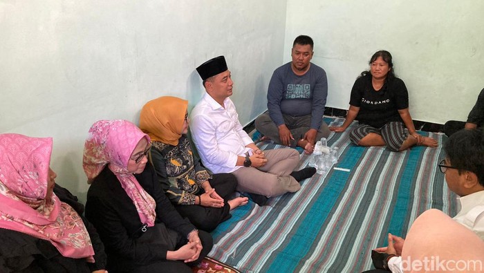 Elf tertabrak KA Probowangi di Lumajang