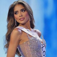 Camila Avella merupakan Miss Universe Colombia pertama yang berstatus menikah dan seorang ibu. Ia dinobatkan sebagai ratu kecantikan di negara Amerika Latin itu pada 2 September 2023, setelah menyisihkan 23 kontestan. Foto: Instagram/@camiavellam