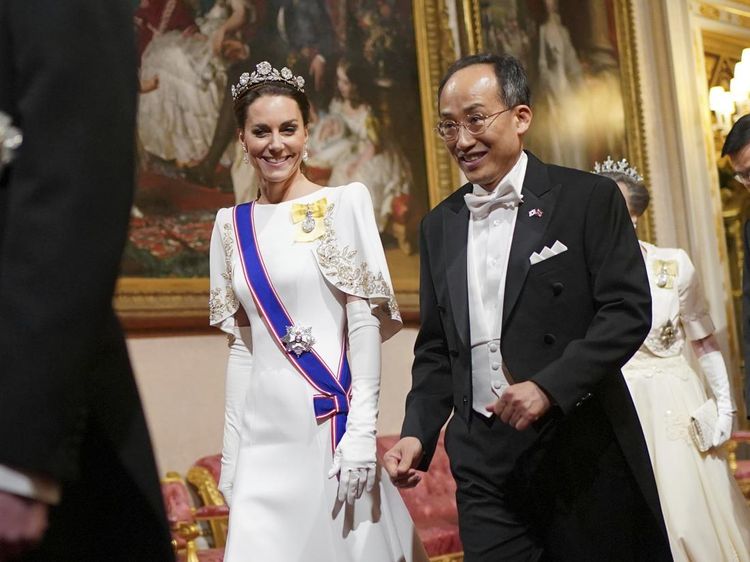 10 Gaya Termodis Kate Middleton Sepanjang 2023, Sporty Hingga Elegan