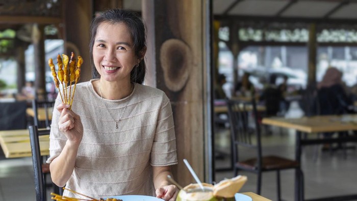 Ilustrasi Makan Sate