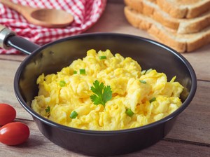 Trik Bikin Telur Orak-arik Fluffy ala Resto dari Chef