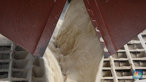 Impor Gula Pasir Ditengah Lonjakan Harga. (CNBC Indonesia/Tri Susilo)