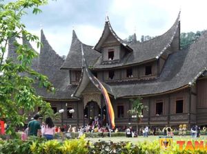 Mengenal Istano Basa Pagaruyung: Sejarah, Lokasi, dan Keunikan