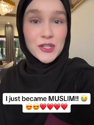 Kisah TikTokers yang menjadi mualaf karena melihat keteguhan iman warga Palestina.