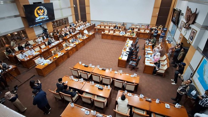 Komisi I DPR dan Pemerintah setujui revisi UU ITE dibawa ke Paripurna