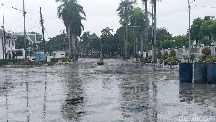 Kondisi Jalan Sudirman Medan. (Foto: Finta Rahyuni/detikSumut).