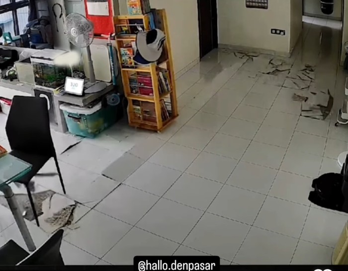 Lantai keramik pecah/Tangkapan Layar via Instagram @hallo.denpasar