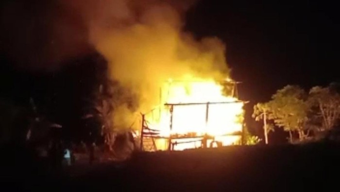 Kebakaran menghanguskan sebuah rumah empang di Kabupaten Luwu Utara, Sulawesi Selatan (Sulsel).