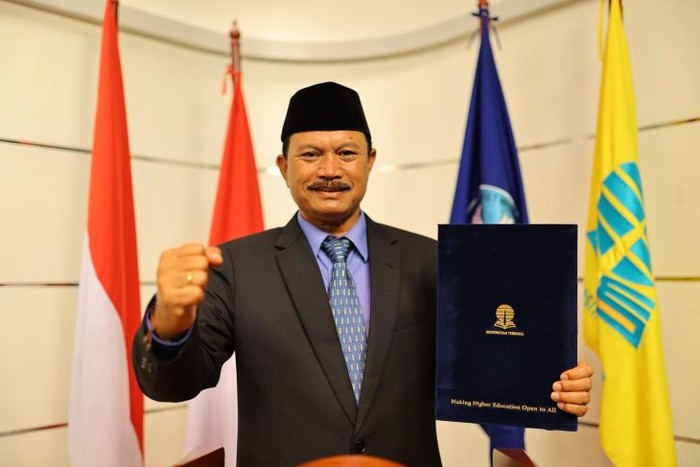 Maidi, Wali Kota Madiun Lulusan Doktor Pertama UT