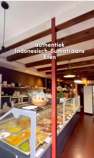 Makan nasi Padang di Belanda