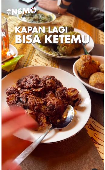 Makan nasi Padang di Belanda