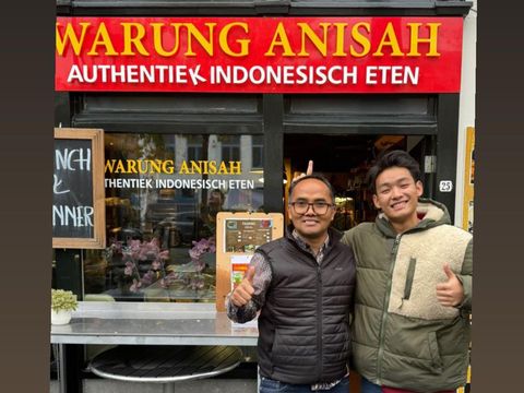 Makan nasi Padang di Belanda
