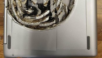 Apakah laptop ini masih bisa diselamatkan. Foto: Boredpanda