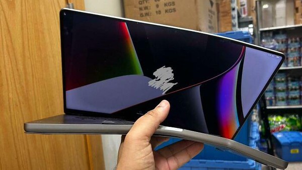 Deretan Foto yang Bikin Tim IT Kantor Menjerit