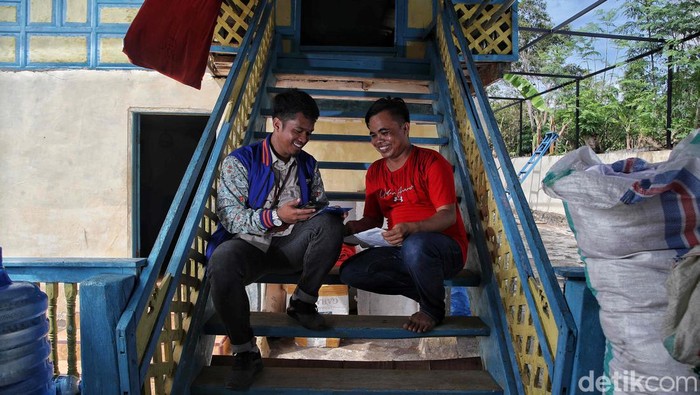 Mengenal Achieng, Mantri BRI yang Mendigitalisasi Masyarakat di Ujung Bulukumba Andi Nur Syaban adalah mantri BRI di bawah unit Tanah Lemo Bulukumba. Pria yang akrab disapa Achieng ini bertugas mendigitalisasi masyarakat di daerah tersebut.