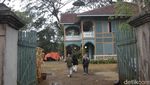 Merasakan Suasana Syuting Film Zaman Kolonial di Studio Alam Gamplong