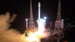 Momen Korea Utara Luncurkan Satelit Mata-mata ke Orbit