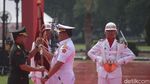 Momen Laksamana Yudo Serahkan Jabatan Panglima TNI ke Jenderal Agus
