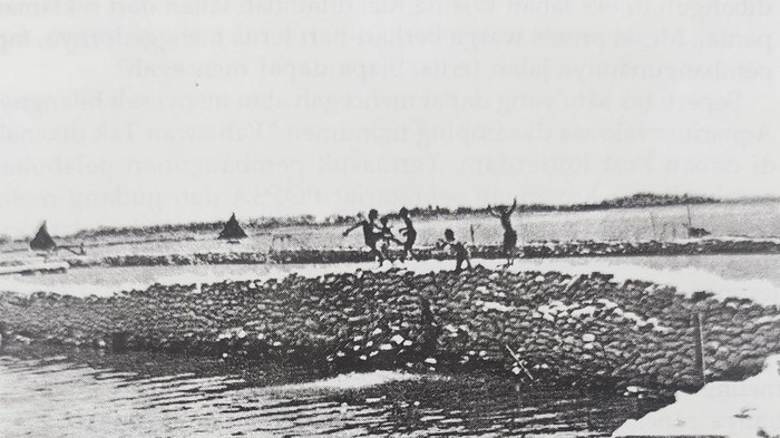 Pantai Losari saat ditanggul pertama kali