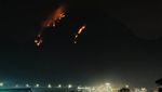 Penampakan Api Lalap Hutan dan Lahan di Gunung Panderman