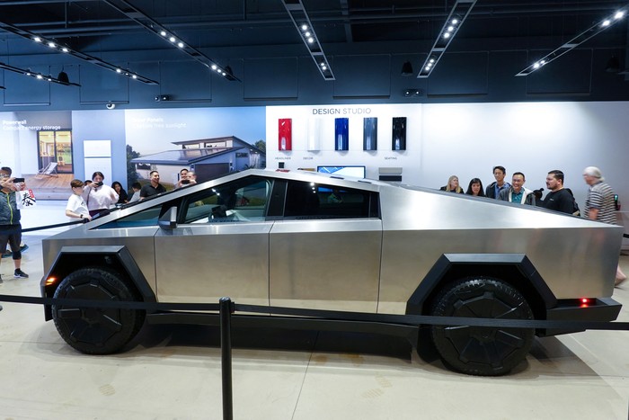 Tesla’s new Cybertruck is shown on display at a Tesla store in San Diego, California, U.S., November 20,2023.  REUTERS/Mike Blake