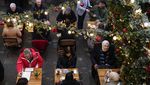 Pernak-pernik Natal Mulai Hiasi Pertokoan di Inggris