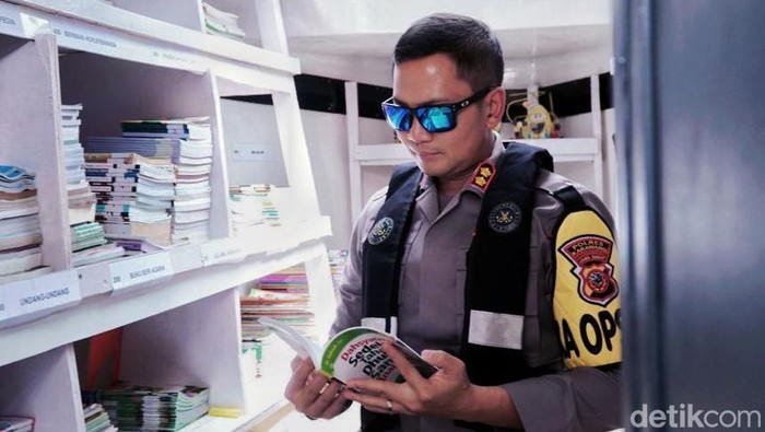 Perpustakaan terapung di Karawang