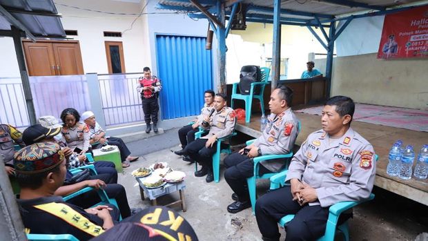 Polsek Mampang Prapatan sambangi Pos Satkamling RW 06 Kelurahan Tegal Parang