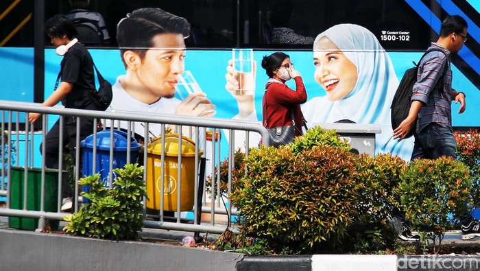 Upah Minimum Provinsi (UMP) DKI Jakarta naik menjadi Rp 5.067.381. Di tengah kenaikan UMP tersebut, aktivitas karyawan di kawasan Thamrin berjalan normal.