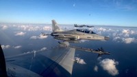 Dua pesawat FA-50PH Angkatan Udara Filipina ambil bagian dalam latihan gabungan Filipina-AS di sekitar Batanes dan Laut Cina Selatan yang termasuk dalam zona ekonomi eksklusif Filipina, Selasa (21/11/2023).