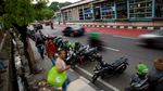 Potret Ojol Parkir Sembarangan di Kawasan Pinang Ranti