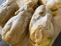 Resep Avocado Giant Eclair, Kue Klasik dengan Isian Alpukat dan Krim Legit