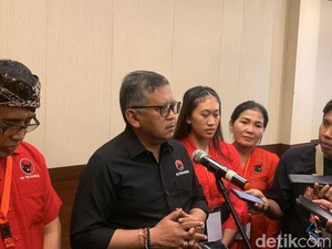 Hasto Bantah Ada Instruksi PDIP Coret Jokowi dari Baliho Ganjar-Mahfud