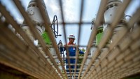 Selain untuk kebutuhan rumah tangga, SP Subang Field juga menyalurkan gas untuk kebutuhan industri. Konsumen utamanya antara lain RU VI Balongan, PT Pupuk Kujang, dan industri lainnya di Jawa Barat.