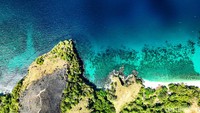 Pantainya tidak terlalu panjang, hanya sekitar 500 meter. Namun, wisatawan yang ke Likupang, hampir selalu mampir ke Pantai Paal.  