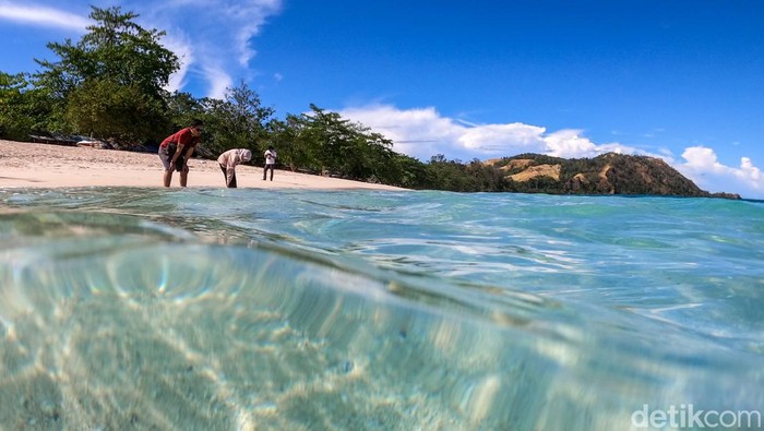 Likupang, Sulawesi Utara, masuk ke dalam destinasi super prioritas. Nah, salah satu spot wisata andalannya adalah Pantai Paal yang bikin betah berlama-lama.