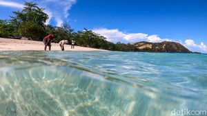 Terbius Kecantikan Pantai Paal, Spot Wisata Andalan Likupang