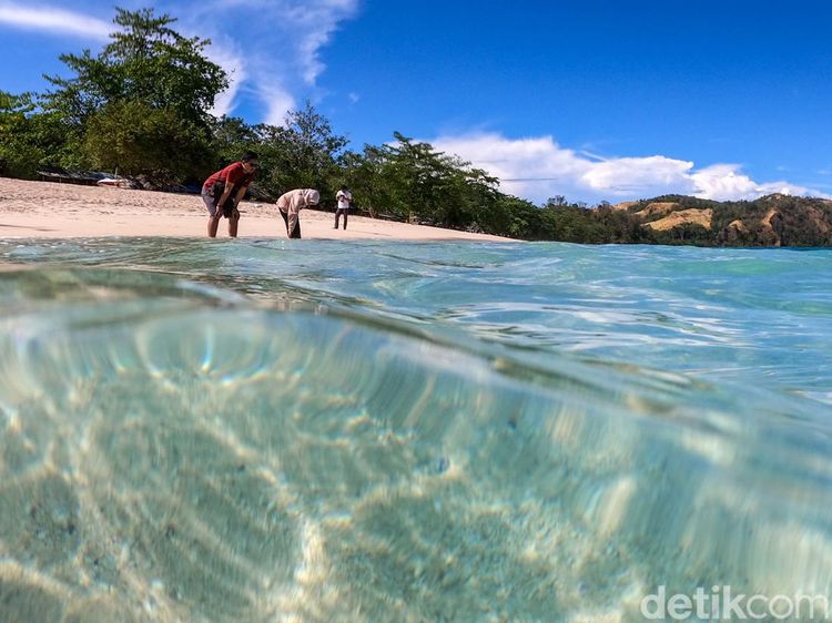 Terbius Kecantikan Pantai Paal, Spot Wisata Andalan Likupang