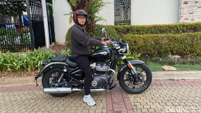 Test ride Royal Enfield Super Meteor 650.