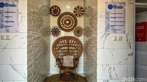 Toilet di salah satu SPBU Sukabumi yang disebut mewah. Bikin nyaman pengunjung karena seperti toilet di hotel berbintang.