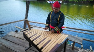 Alat musik tradisional khas Minahasa, Sulawesi Utara, kolintang secara resmi diakui sebagai bagian dari warisan budaya tak benda atau Representative List of the Intangible Cultural Heritage of Humanity oleh UNESCO. Pemerintah Indonesia menyampaikan apresiasi dan terima kasih kepada pihak yang berkontribusi. (Andhika Prasetia/detikcom) 