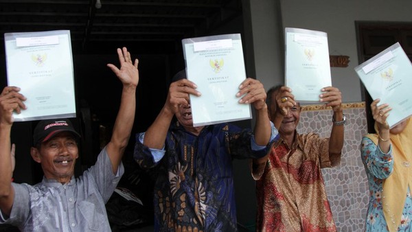15 Tahun Menunggu, Korban Lumpur Lapindo Akhirnya Terima Sertifikat Tanah