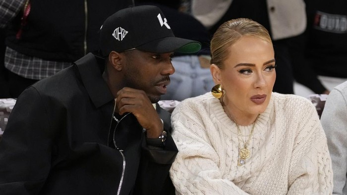 Singer Adele sits with her husband Rich Paul during an NBA basketball game between the Los Angeles Lakers and the Dallas Mavericks Wednesday, Nov. 22, 2023, in Los Angeles. (AP Photo/Marcio Jose Sanchez)