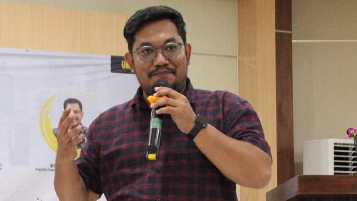 Akademisi UBL Rifandy Ritonga.