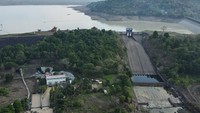 PLTA dengan daya sebesar 19,5 megawatt (MW) tersebut berhenti beroperasi selama dua bulan terakhir akibat suplai air dari bendungan Bili-Bili di atasnya menyusut drastis dari normalnya delapan meter kubik per detik menjadi dua meter kubik per detik. 