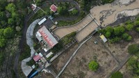 Penyusutan bendungan itu sebagai dampak dari musim kemarau yang diperparah fenomena El Nino. 